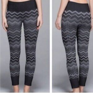 LULULEMON ebb to street pant Chevron
